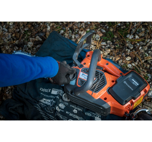 Husqvarna T542i XP Accu-Kettensäge 30 cm - ohne Akku und Ladegerät